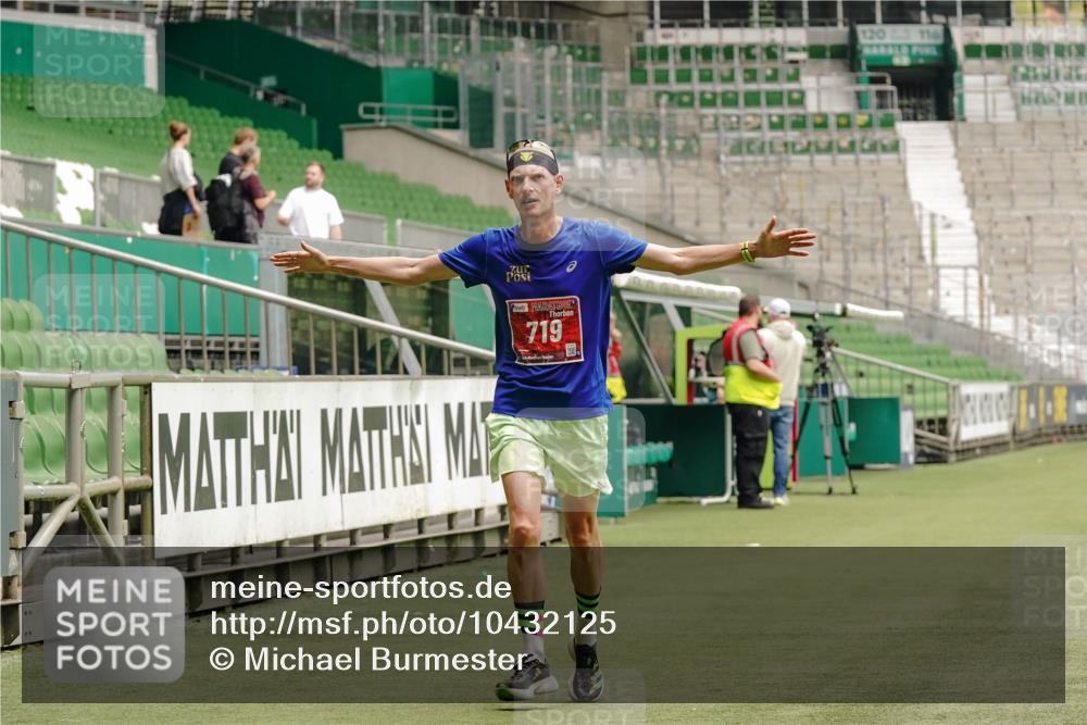 13.09.2026 - 21. swb-Marathon Bremen Michael Burmester http://msf.ph/oto/10432125 13.09.2026 12:28:45 Laufen im Stadion 358, 420, 520, 547, 553, 574, 649, 719, 858, 934, 959, 1161, 1253, 1256, 1352, 1391, 1428, 1525, 1724, 1783, 1917, 2032, 3662, 4264, 149, 447, 814, 968, 1187, 1313, 1544, 1840, 2044, 2143 meine-sportfotos.de