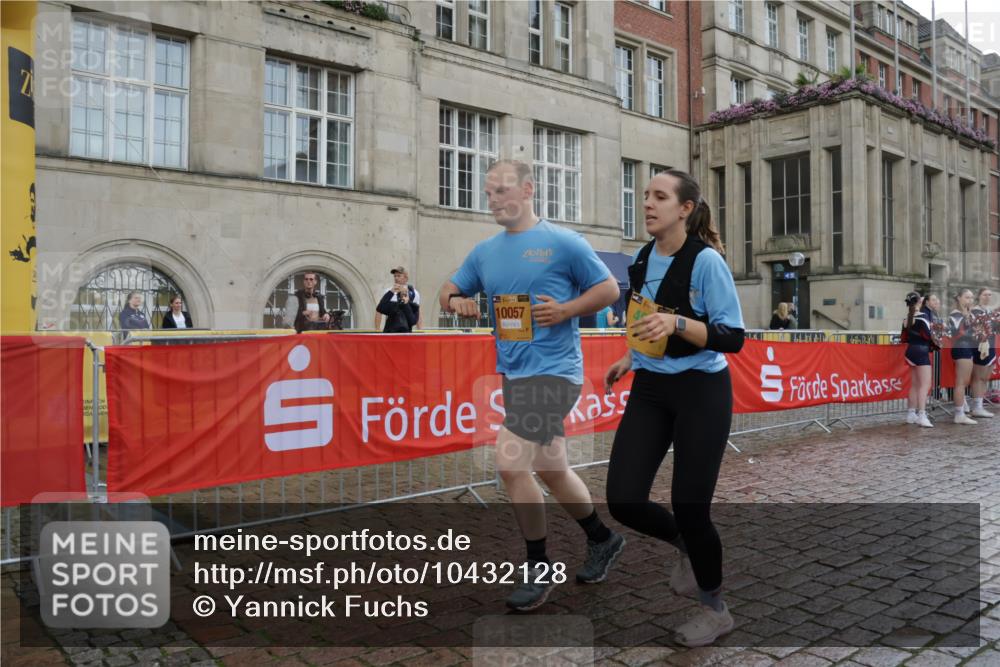 13.09.2026 - Kiel Lauf Yannick Fuchs http://msf.ph/oto/10432128 13.09.2026 11:19:30 Ziel 3505, 4407, 10581, 4035, 8735, 9103, 9893, 10057, 11388, 422, 10951, 4035, 10057, 11039 meine-sportfotos.de