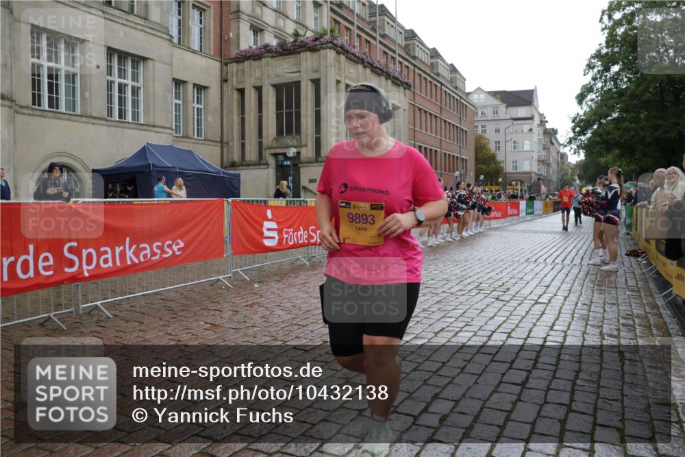 13.09.2026 - Kiel Lauf Yannick Fuchs http://msf.ph/oto/10432138 13.09.2026 11:19:35 Ziel 422, 3505, 4407, 10581, 10951, 8735, 9103, 9893, 11388, 562, 3854, 4035, 9893, 10057, 11039 meine-sportfotos.de