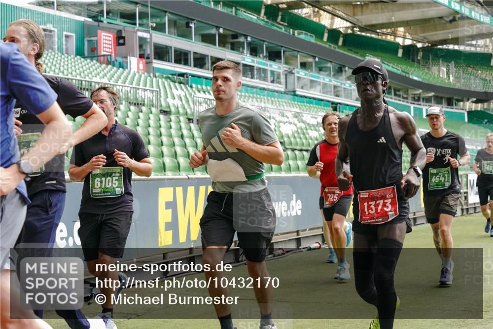 13.09.2026 - 21. swb-Marathon Bremen Michael Burmester http://msf.ph/oto/10432170 13.09.2026 13:04:34 Laufen im Stadion 178, 209, 210, 323, 488, 534, 536, 565, 596, 647, 725, 762, 881, 940, 1014, 1073, 1239, 1243, 1307, 1308, 1343, 1373, 1456, 1458, 1479, 1627, 1649, 1653, 1656, 1687, 1771, 1780, 1914, 1932, 1941, 2023, 2089, 2126, 2223, 2241, 2301, 2369, 2430, 2434, 2452, 2602, 2625, 2723, 2742, 2764, 2851, 2867, 2872, 2891, 2910, 2919, 2934, 2957, 2959, 2977, 2985, 3028, 3030, 3135, 3217, 3278, 3320, 3343, 3360, 3402, 3419, 3425, 3454, 3510, 3521, 3579, 3597, 3618, 3796, 3846, 3859, 3909, 242 meine-sportfotos.de