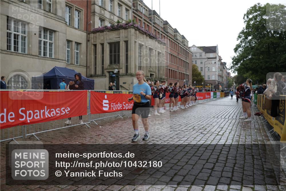 13.09.2026 - Kiel Lauf Yannick Fuchs http://msf.ph/oto/10432180 13.09.2026 11:19:48 Ziel 562, 10951, 422, 3505, 4407, 9103, 10581, 10951, 3854, 8735, 9103, 11388 meine-sportfotos.de