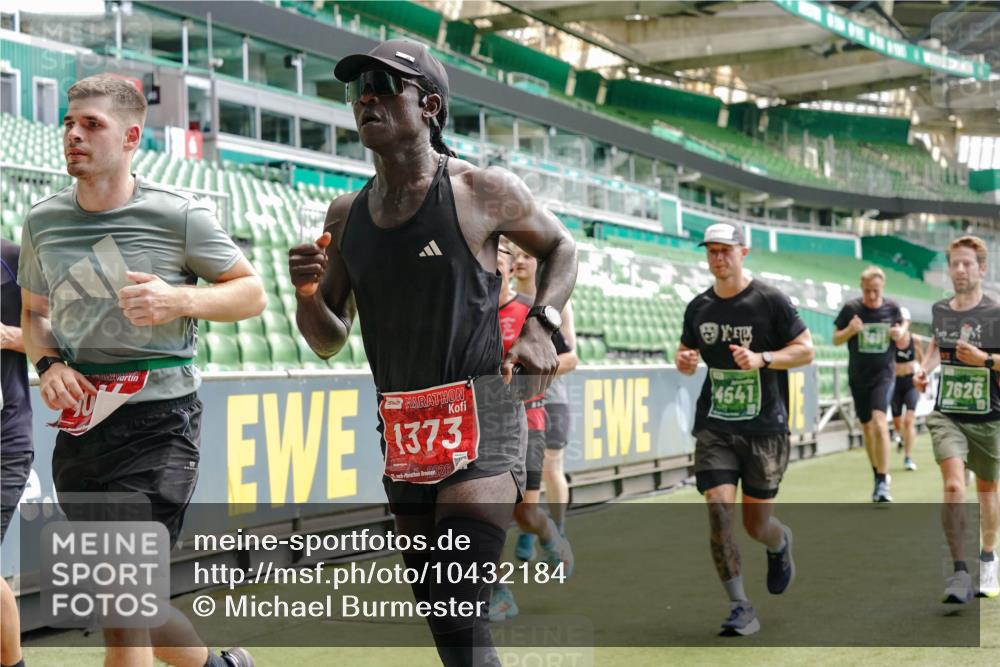 13.09.2026 - 21. swb-Marathon Bremen Michael Burmester http://msf.ph/oto/10432184 13.09.2026 13:04:35 Laufen im Stadion 178, 209, 210, 323, 488, 534, 536, 565, 596, 647, 725, 762, 881, 940, 1073, 1239, 1243, 1307, 1308, 1343, 1373, 1456, 1458, 1479, 1627, 1649, 1653, 1656, 1687, 1771, 1780, 1914, 1932, 1941, 2023, 2089, 2126, 2223, 2241, 2301, 2369, 2430, 2434, 2452, 2602, 2625, 2723, 2742, 2764, 2851, 2867, 2872, 2891, 2910, 2919, 2934, 2957, 2959, 2977, 2985, 3028, 3030, 3135, 3217, 3278, 3320, 3343, 3360, 3402, 3419, 3425, 3454, 3510, 3521, 3579, 3597, 3618, 3796, 3846, 3859, 3909, 242 meine-sportfotos.de