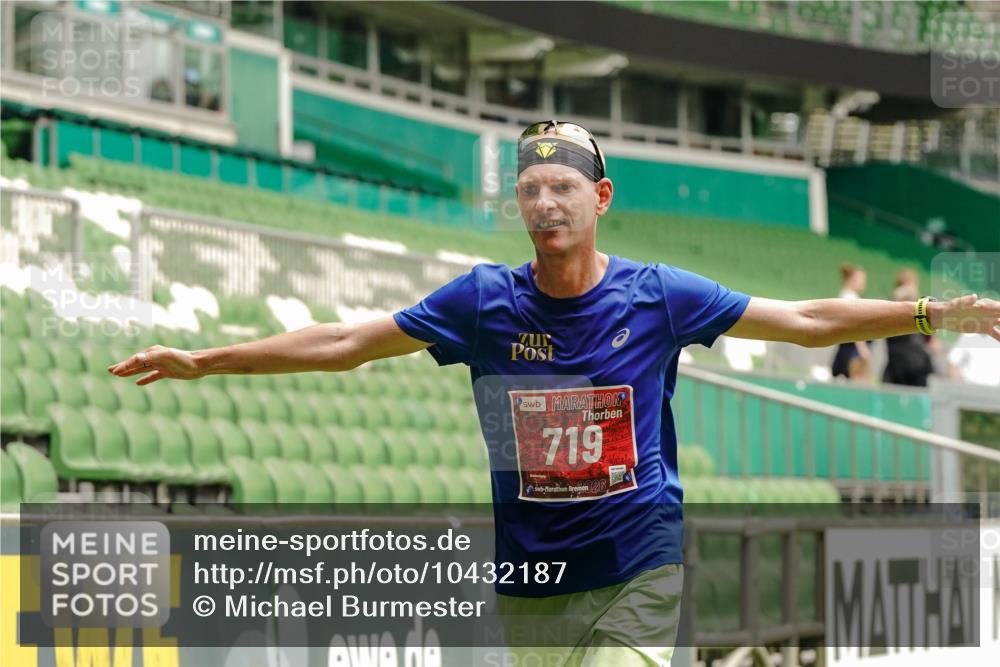 13.09.2026 - 21. swb-Marathon Bremen Michael Burmester http://msf.ph/oto/10432187 13.09.2026 12:28:47 Laufen im Stadion 358, 420, 520, 547, 553, 574, 649, 719, 858, 934, 959, 1161, 1253, 1256, 1352, 1391, 1428, 1525, 1724, 1783, 1917, 2032, 3662, 4264, 149, 447, 814, 968, 1187, 1313, 1544, 1840, 2044, 2143 meine-sportfotos.de