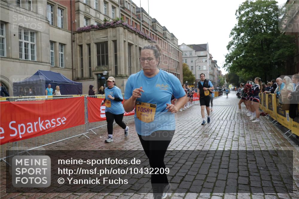 13.09.2026 - Kiel Lauf Yannick Fuchs http://msf.ph/oto/10432209 13.09.2026 11:20:06 Ziel 6116, 422, 562, 3505, 3854, 10581, 10951, 3505, 4407, 10581 meine-sportfotos.de