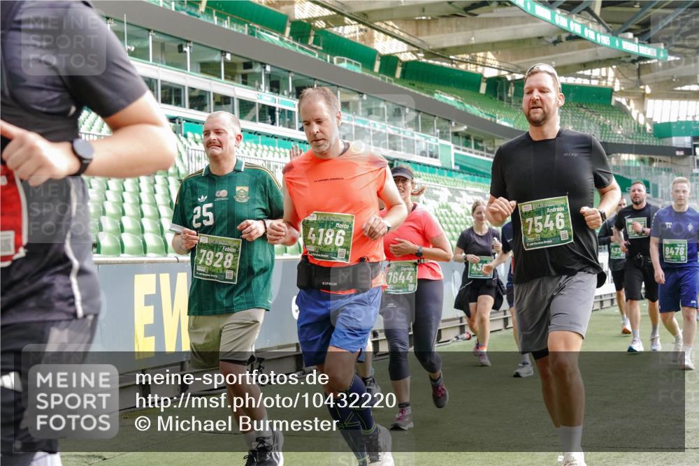 13.09.2026 - 21. swb-Marathon Bremen Michael Burmester http://msf.ph/oto/10432220 13.09.2026 13:29:32 Laufen im Stadion 171, 220, 297, 405, 422, 476, 685, 729, 754, 767, 986, 1079, 1217, 1220, 1242, 1270, 1298, 1325, 1384, 1615, 1633, 1634, 1741, 1777, 1810, 1811, 1886, 1983, 2238, 2263, 2326, 2365, 2436, 2449, 2472, 2546, 2574, 2593, 2615, 2738, 2740, 2743, 2830, 2862, 2868, 2924, 2991, 3020, 3053, 3061, 3129, 3154, 3227, 3238, 3274, 3286, 3321, 3361, 3563, 3589, 3594, 3595, 3605, 3678, 3694, 3755, 3758, 3798, 3826, 3853, 3898, 3929, 3953, 3965, 3971, 3987, 4011, 4056, 4108, 4238 meine-sportfotos.de