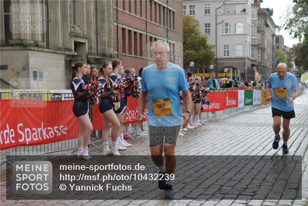 13.09.2026 - Kiel Lauf Yannick Fuchs http://msf.ph/oto/10432239 13.09.2026 11:20:24 Ziel 562, 3854, 6116, 2913, 4598, 10950, 562 meine-sportfotos.de