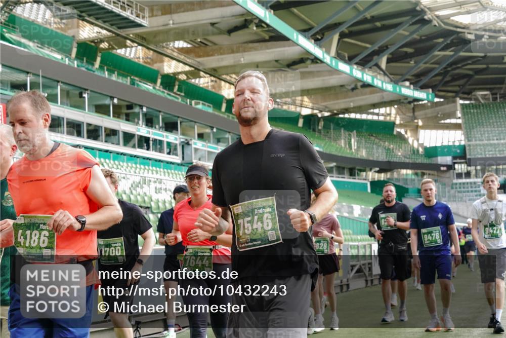 13.09.2026 - 21. swb-Marathon Bremen Michael Burmester http://msf.ph/oto/10432243 13.09.2026 13:29:33 Laufen im Stadion 171, 220, 297, 405, 422, 476, 685, 729, 754, 767, 986, 1079, 1217, 1242, 1270, 1298, 1325, 1384, 1615, 1633, 1634, 1741, 1777, 1810, 1811, 1886, 1983, 2238, 2263, 2326, 2365, 2436, 2449, 2472, 2546, 2574, 2593, 2615, 2738, 2740, 2743, 2830, 2862, 2868, 2924, 2991, 3020, 3053, 3061, 3129, 3154, 3227, 3238, 3274, 3286, 3321, 3361, 3563, 3589, 3594, 3595, 3605, 3678, 3694, 3755, 3758, 3798, 3826, 3853, 3898, 3929, 3953, 3965, 3971, 3987, 4011, 4056, 4108, 4238 meine-sportfotos.de
