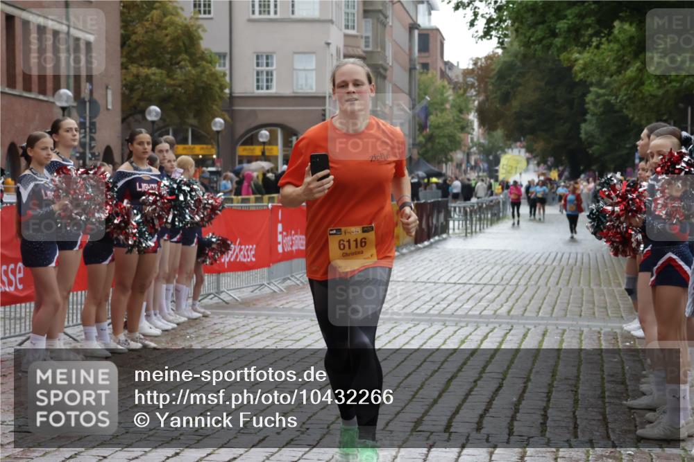 13.09.2026 - Kiel Lauf Yannick Fuchs http://msf.ph/oto/10432266 13.09.2026 11:20:43 Ziel 2913, 4598, 10950, 4598, 6116, 1677, 3935, 6116 meine-sportfotos.de