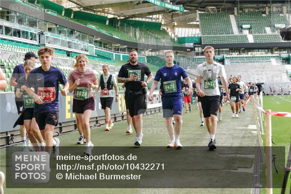 13.09.2026 - 21. swb-Marathon Bremen Michael Burmester http://msf.ph/oto/10432271 13.09.2026 13:29:34 Laufen im Stadion 171, 220, 297, 405, 422, 476, 685, 729, 754, 767, 986, 1079, 1217, 1242, 1270, 1298, 1325, 1384, 1615, 1633, 1634, 1741, 1777, 1810, 1811, 1886, 1983, 2238, 2249, 2263, 2326, 2365, 2436, 2449, 2472, 2546, 2574, 2593, 2615, 2738, 2740, 2743, 2830, 2862, 2868, 2924, 2991, 3020, 3053, 3061, 3129, 3154, 3227, 3238, 3274, 3286, 3321, 3361, 3563, 3589, 3594, 3595, 3605, 3678, 3694, 3755, 3758, 3798, 3826, 3853, 3898, 3929, 3953, 3965, 3971, 3987, 4011, 4056, 4108, 4238 meine-sportfotos.de