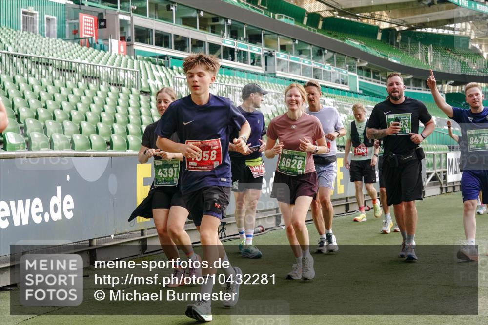 13.09.2026 - 21. swb-Marathon Bremen Michael Burmester http://msf.ph/oto/10432281 13.09.2026 13:29:35 Laufen im Stadion 171, 220, 297, 405, 422, 476, 685, 729, 754, 767, 986, 1079, 1217, 1242, 1270, 1298, 1325, 1384, 1615, 1633, 1634, 1741, 1777, 1810, 1811, 1886, 1983, 2238, 2249, 2263, 2326, 2365, 2436, 2449, 2472, 2546, 2574, 2593, 2615, 2738, 2740, 2743, 2830, 2862, 2868, 2924, 2991, 3020, 3053, 3061, 3129, 3154, 3227, 3238, 3274, 3286, 3321, 3361, 3563, 3589, 3594, 3595, 3605, 3678, 3694, 3755, 3758, 3798, 3826, 3853, 3898, 3929, 3953, 3965, 3971, 3987, 4011, 4056, 4108, 4238 meine-sportfotos.de