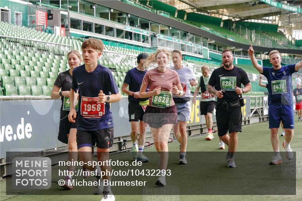 13.09.2026 - 21. swb-Marathon Bremen Michael Burmester http://msf.ph/oto/10432293 13.09.2026 13:29:35 Laufen im Stadion 171, 220, 297, 405, 422, 476, 685, 729, 754, 767, 986, 1079, 1217, 1242, 1270, 1298, 1325, 1384, 1615, 1633, 1634, 1741, 1777, 1810, 1811, 1886, 1983, 2238, 2249, 2263, 2326, 2365, 2436, 2449, 2472, 2546, 2574, 2593, 2615, 2738, 2740, 2743, 2830, 2862, 2868, 2924, 2991, 3020, 3053, 3061, 3129, 3154, 3227, 3238, 3274, 3286, 3321, 3361, 3563, 3589, 3594, 3595, 3605, 3678, 3694, 3755, 3758, 3798, 3826, 3853, 3898, 3929, 3953, 3965, 3971, 3987, 4011, 4056, 4108, 4238 meine-sportfotos.de
