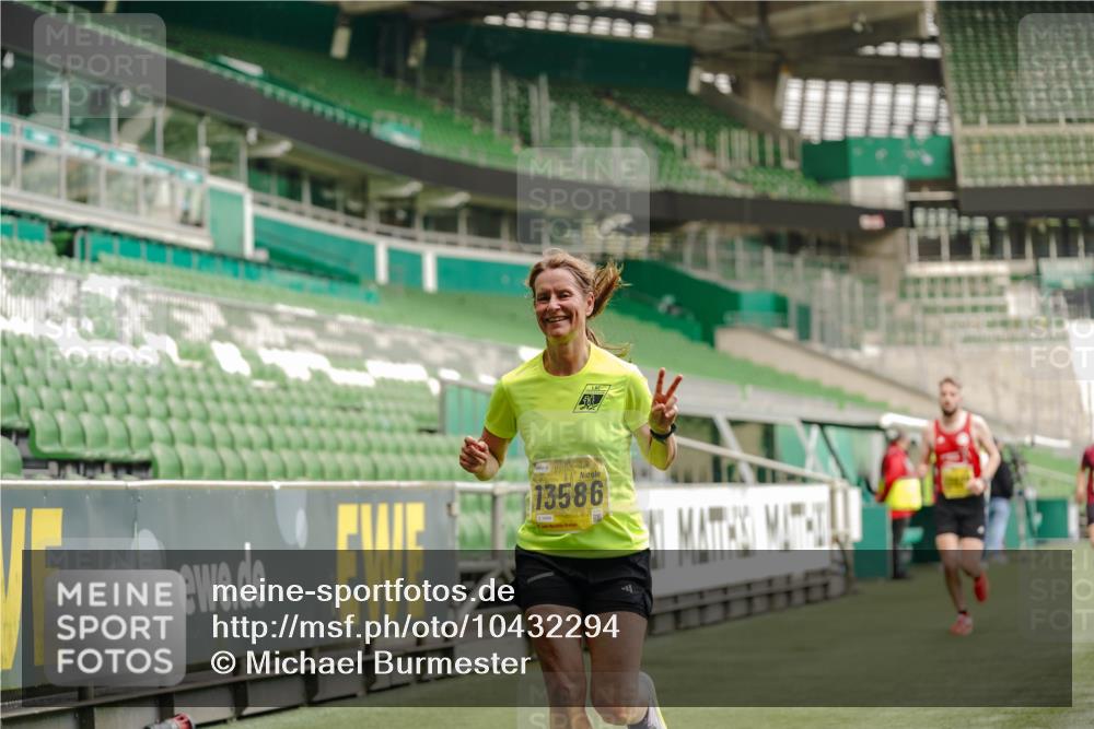 13.09.2026 - 21. swb-Marathon Bremen Michael Burmester http://msf.ph/oto/10432294 13.09.2026 10:23:39 Laufen im Stadion 10235, 10302, 10341, 10441, 10520, 10575, 10592, 10618, 10782, 10926, 10972, 11042, 11127, 11143, 11198, 11201, 11227, 11338, 11373, 11426, 11454, 11628, 11713, 11721, 11779, 11895, 11903, 12003, 12053, 12144, 12209, 12246, 12339, 12370, 12395, 12404, 12442, 12468, 12469, 12477, 12538, 13507, 13513, 13519, 13520, 13539, 13553, 13556, 13563, 13566, 13580, 13584, 13586, 13587, 13616, 13641, 13642, 10366, 10475, 11481, 11652, 13530, 13541 meine-sportfotos.de