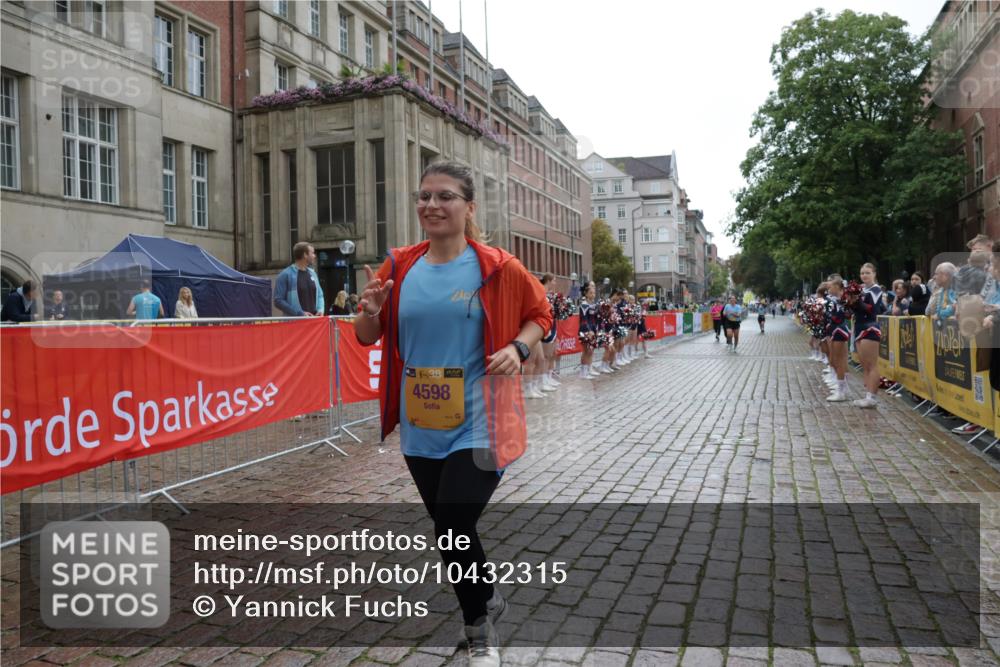 13.09.2026 - Kiel Lauf Yannick Fuchs http://msf.ph/oto/10432315 13.09.2026 11:21:07 Ziel 1677, 2913, 3935, 4598, 10950, 1609, 5847, 4598 meine-sportfotos.de
