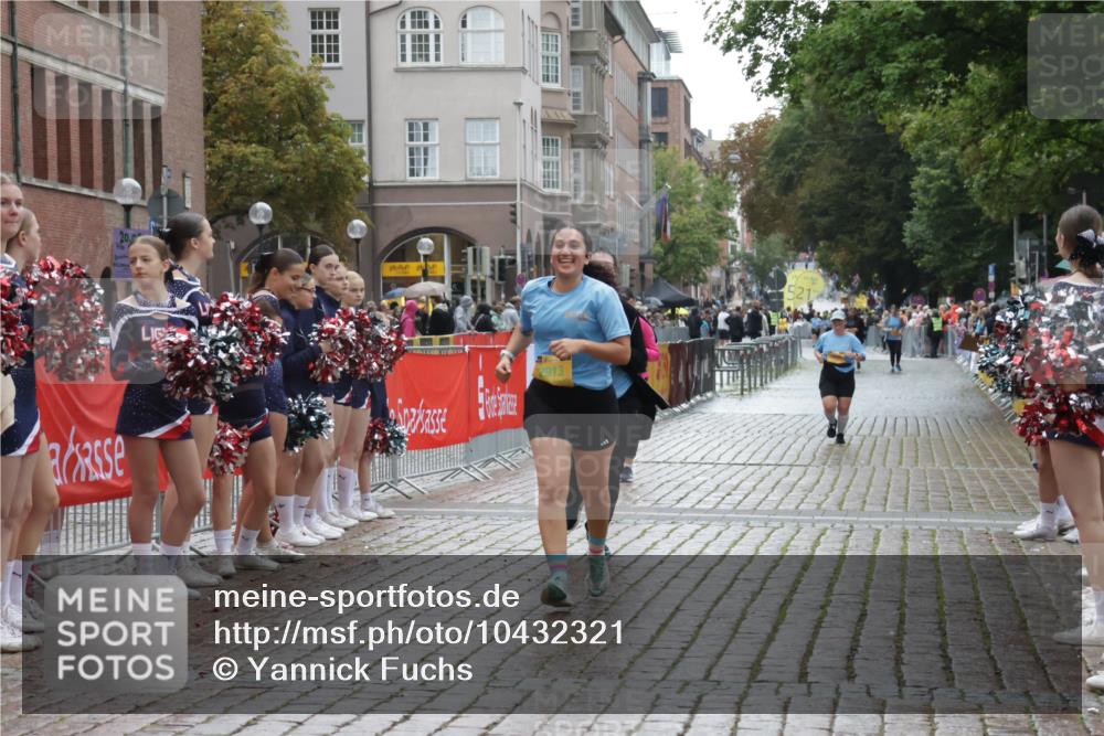 13.09.2026 - Kiel Lauf Yannick Fuchs http://msf.ph/oto/10432321 13.09.2026 11:21:11 Ziel 1677, 2913, 3935, 10950, 1609, 5847, 4598 meine-sportfotos.de