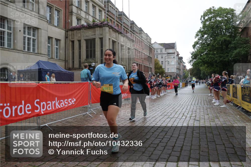 13.09.2026 - Kiel Lauf Yannick Fuchs http://msf.ph/oto/10432336 13.09.2026 11:21:15 Ziel 1609, 5847, 1677, 2913, 3935, 10950, 2913, 4598, 10950 meine-sportfotos.de