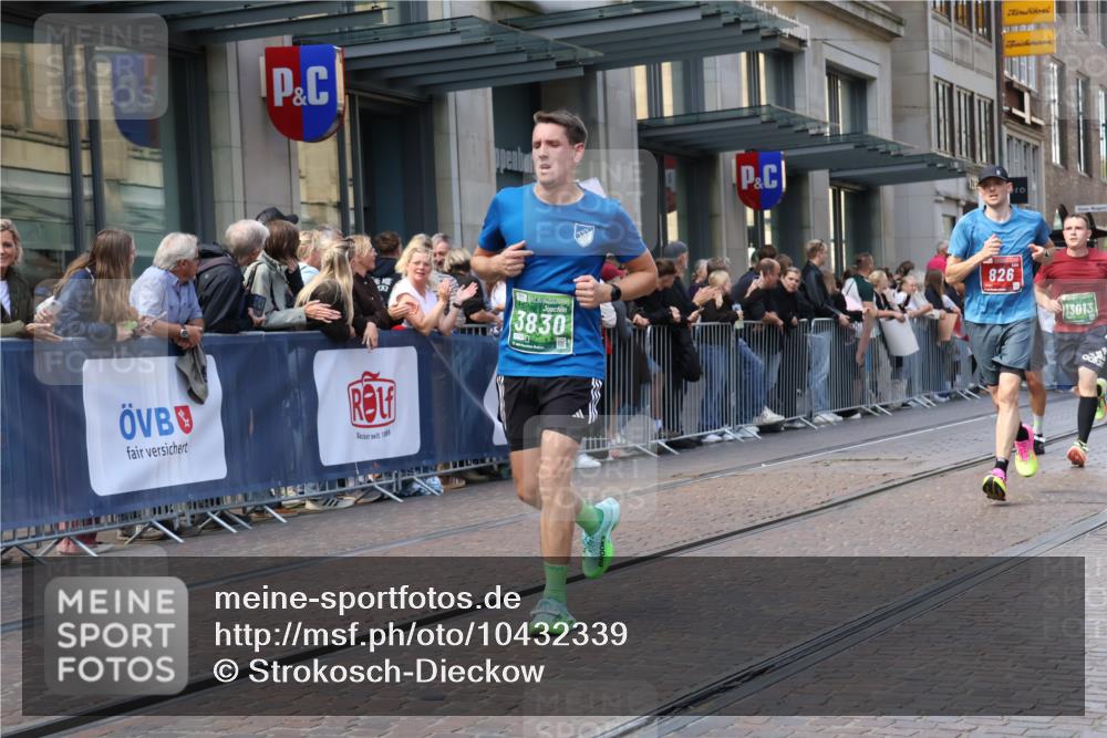 13.09.2026 - 21. swb-Marathon Bremen Strokosch-Dieckow http://msf.ph/oto/10432339 13.09.2026 13:11:59 Ziel 899, 1517, 2447, 2480, 2820, 3362, 3703, 3830, 4283, 4560, 5940, 6107, 6739, 7328, 7521, 7621, 8981, 13013, 493, 826, 863, 2444, 3336, 4368, 4651, 4698, 5521, 5585, 5893, 6059, 6668, 7621, 8996, 9398, 13055 meine-sportfotos.de