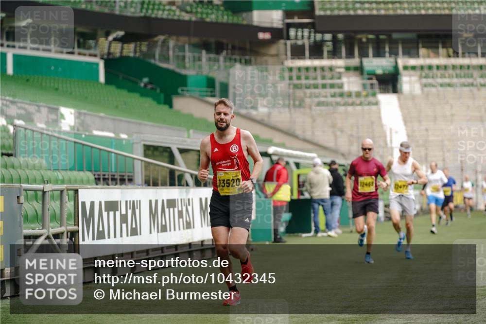 13.09.2026 - 21. swb-Marathon Bremen Michael Burmester http://msf.ph/oto/10432345 13.09.2026 10:23:41 Laufen im Stadion 10235, 10302, 10341, 10441, 10520, 10575, 10592, 10618, 10782, 10926, 10972, 11042, 11127, 11143, 11198, 11201, 11227, 11338, 11373, 11426, 11454, 11628, 11713, 11721, 11779, 11895, 11903, 12003, 12053, 12144, 12209, 12246, 12339, 12370, 12395, 12404, 12442, 12468, 12469, 12477, 12538, 13507, 13513, 13519, 13520, 13539, 13553, 13556, 13563, 13566, 13580, 13584, 13586, 13616, 13641, 13642, 10366, 10475, 11481, 13530, 13541 meine-sportfotos.de