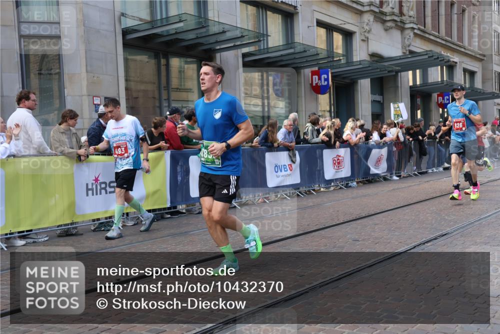 13.09.2026 - 21. swb-Marathon Bremen Strokosch-Dieckow http://msf.ph/oto/10432370 13.09.2026 13:12:00 Ziel 899, 1517, 2447, 2480, 2820, 3362, 3703, 3830, 4283, 4560, 5940, 6107, 6739, 7328, 7521, 8981, 13013, 493, 826, 863, 2444, 3336, 4283, 4368, 4651, 4698, 5521, 5585, 5893, 6059, 6668, 7621, 8996, 9398, 13055 meine-sportfotos.de
