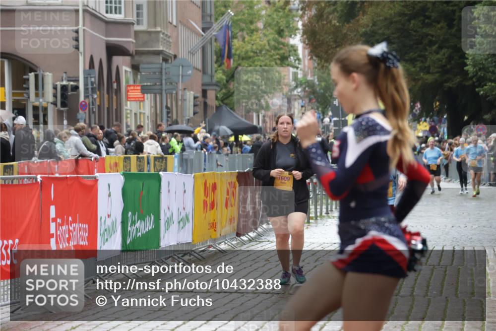 13.09.2026 - Kiel Lauf Yannick Fuchs http://msf.ph/oto/10432388 13.09.2026 11:21:36 Ziel 5953, 7755, 8014, 1609, 5847 meine-sportfotos.de