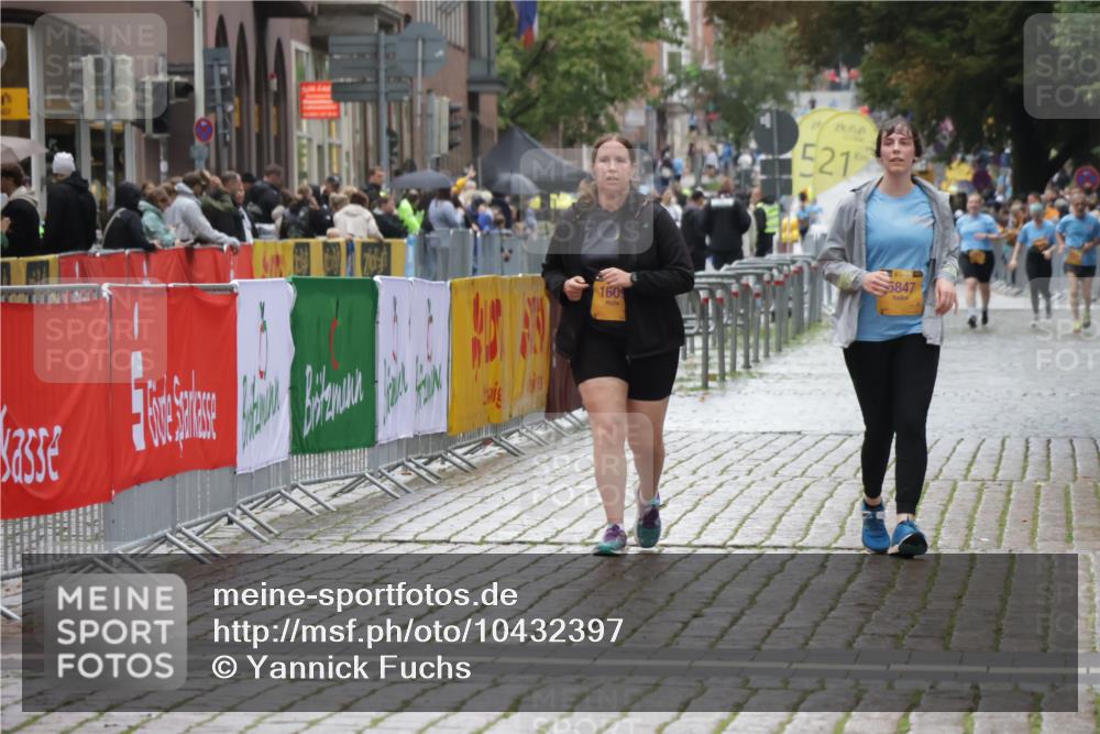 13.09.2026 - Kiel Lauf Yannick Fuchs http://msf.ph/oto/10432397 13.09.2026 11:21:38 Ziel 5953, 7755, 8014, 1609, 5847 meine-sportfotos.de
