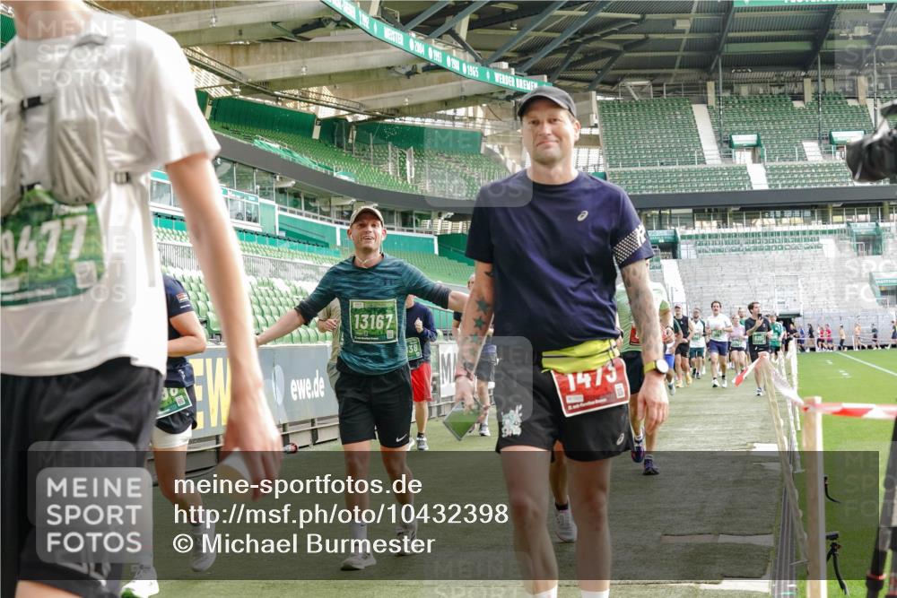 13.09.2026 - 21. swb-Marathon Bremen Michael Burmester http://msf.ph/oto/10432398 13.09.2026 13:29:40 Laufen im Stadion 171, 220, 297, 405, 422, 476, 685, 729, 754, 767, 986, 1079, 1217, 1242, 1270, 1298, 1325, 1384, 1615, 1633, 1634, 1741, 1777, 1810, 1811, 1886, 1983, 2238, 2249, 2263, 2326, 2365, 2436, 2449, 2472, 2546, 2574, 2593, 2615, 2738, 2740, 2743, 2830, 2862, 2868, 2869, 2871, 2924, 2991, 3020, 3053, 3061, 3129, 3154, 3227, 3238, 3274, 3286, 3321, 3361, 3563, 3589, 3594, 3595, 3605, 3678, 3694, 3755, 3758, 3798, 3826, 3853, 3898, 3929, 3953, 3965, 3971, 3987, 4011, 4056, 4108, 4238 meine-sportfotos.de