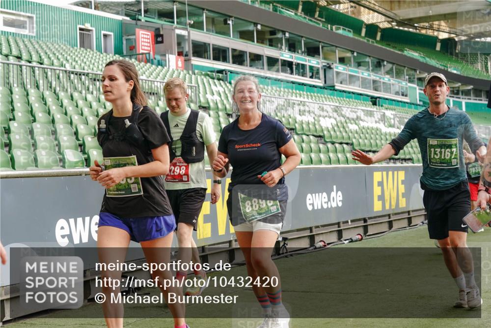 13.09.2026 - 21. swb-Marathon Bremen Michael Burmester http://msf.ph/oto/10432420 13.09.2026 13:29:41 Laufen im Stadion 171, 220, 297, 405, 422, 476, 685, 729, 754, 767, 986, 1079, 1217, 1242, 1270, 1298, 1325, 1384, 1615, 1633, 1634, 1741, 1777, 1810, 1811, 1886, 1983, 2238, 2249, 2263, 2326, 2365, 2436, 2449, 2472, 2546, 2574, 2593, 2615, 2738, 2740, 2743, 2830, 2862, 2868, 2869, 2871, 2924, 2991, 3020, 3053, 3061, 3129, 3154, 3227, 3238, 3274, 3286, 3321, 3361, 3563, 3589, 3594, 3595, 3605, 3678, 3694, 3755, 3758, 3798, 3826, 3853, 3898, 3929, 3953, 3965, 3971, 3987, 4011, 4056, 4108, 4238 meine-sportfotos.de