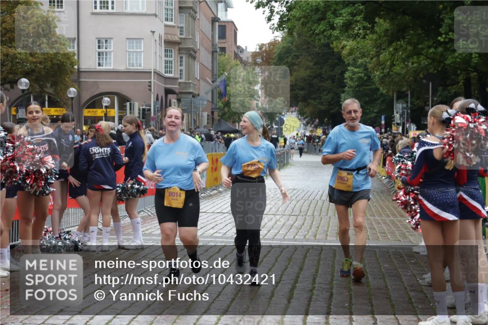 13.09.2026 - Kiel Lauf Yannick Fuchs http://msf.ph/oto/10432421 13.09.2026 11:22:09 Ziel 5953, 7755, 8014, 1305, 5917 meine-sportfotos.de