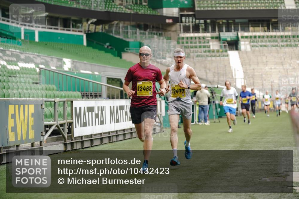 13.09.2026 - 21. swb-Marathon Bremen Michael Burmester http://msf.ph/oto/10432423 13.09.2026 10:23:45 Laufen im Stadion 10235, 10341, 10441, 10520, 10575, 10592, 10618, 10782, 10972, 11042, 11127, 11143, 11198, 11201, 11227, 11338, 11373, 11426, 11454, 11628, 11713, 11721, 11779, 11895, 11903, 12003, 12053, 12144, 12209, 12246, 12339, 12370, 12395, 12404, 12442, 12468, 12469, 12477, 12525, 12538, 13507, 13513, 13519, 13520, 13539, 13553, 13556, 13563, 13566, 13580, 13584, 13585, 13586, 13616, 13641, 13642, 10366, 10475, 11481, 13530, 13541 meine-sportfotos.de