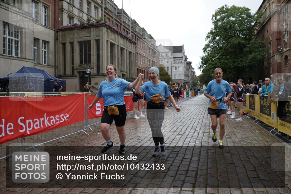 13.09.2026 - Kiel Lauf Yannick Fuchs http://msf.ph/oto/10432433 13.09.2026 11:22:14 Ziel 5953, 7755, 8014, 1305, 5917, 7737, 5953, 7755, 8014 meine-sportfotos.de