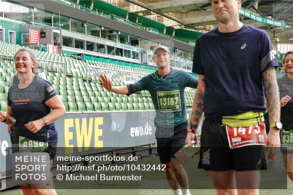 13.09.2026 - 21. swb-Marathon Bremen Michael Burmester http://msf.ph/oto/10432442 13.09.2026 13:29:42 Laufen im Stadion 171, 220, 297, 405, 422, 476, 685, 729, 754, 767, 986, 1079, 1217, 1242, 1270, 1298, 1325, 1384, 1615, 1633, 1634, 1741, 1777, 1810, 1811, 1886, 1983, 2238, 2242, 2249, 2263, 2326, 2365, 2436, 2449, 2472, 2546, 2574, 2593, 2615, 2738, 2740, 2743, 2830, 2862, 2868, 2869, 2871, 2924, 2991, 3020, 3053, 3061, 3129, 3154, 3227, 3238, 3274, 3286, 3321, 3361, 3563, 3589, 3594, 3595, 3605, 3678, 3694, 3755, 3758, 3798, 3826, 3853, 3898, 3929, 3953, 3965, 3971, 3987, 4011, 4056, 4108 meine-sportfotos.de