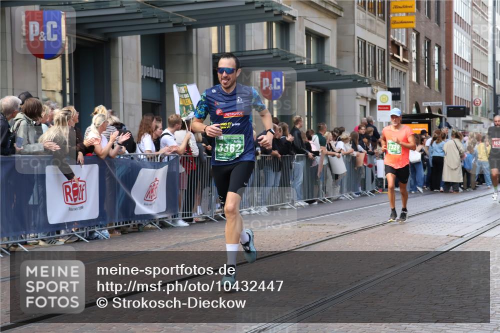 13.09.2026 - 21. swb-Marathon Bremen Strokosch-Dieckow http://msf.ph/oto/10432447 13.09.2026 13:12:03 Ziel 899, 1517, 2447, 2480, 3362, 3830, 4560, 5416, 5940, 6107, 6739, 7328, 7521, 8981, 13013, 493, 826, 863, 2444, 2447, 2820, 3336, 3703, 4283, 4368, 4651, 4698, 5521, 5585, 5893, 6668, 6739, 7621, 8996, 9398, 13055 meine-sportfotos.de