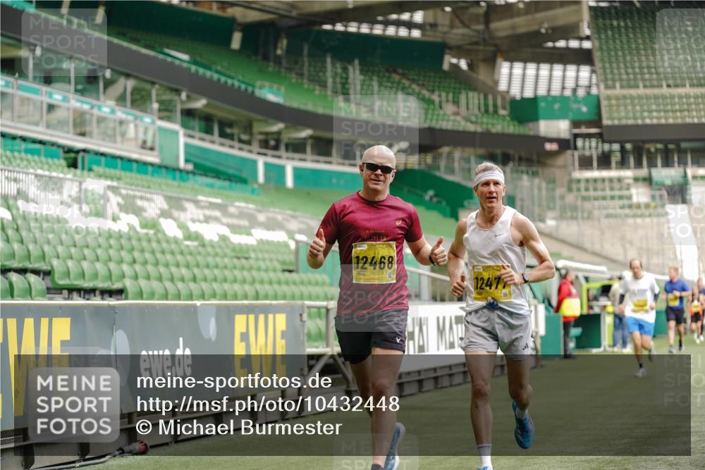 13.09.2026 - 21. swb-Marathon Bremen Michael Burmester http://msf.ph/oto/10432448 13.09.2026 10:23:47 Laufen im Stadion 10235, 10341, 10441, 10520, 10575, 10592, 10618, 10782, 10972, 11042, 11127, 11143, 11198, 11201, 11227, 11338, 11373, 11426, 11628, 11713, 11721, 11779, 11826, 11895, 11903, 12003, 12053, 12144, 12209, 12246, 12339, 12370, 12395, 12404, 12442, 12468, 12469, 12477, 12525, 12538, 13507, 13513, 13519, 13520, 13539, 13553, 13556, 13563, 13566, 13580, 13584, 13585, 13586, 13616, 13641, 13642, 10366, 10475, 11481, 13530, 13541 meine-sportfotos.de