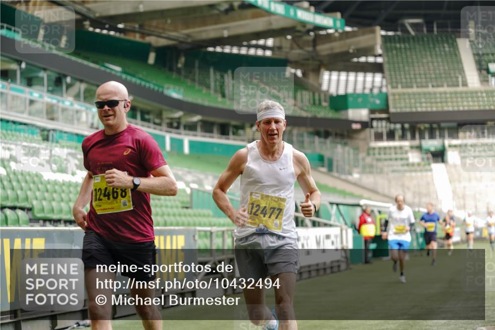 13.09.2026 - 21. swb-Marathon Bremen Michael Burmester http://msf.ph/oto/10432494 13.09.2026 10:23:48 Laufen im Stadion 10235, 10341, 10441, 10520, 10575, 10592, 10618, 10782, 10972, 11042, 11127, 11143, 11198, 11201, 11227, 11338, 11373, 11426, 11628, 11713, 11721, 11779, 11826, 11895, 11903, 12003, 12053, 12144, 12209, 12246, 12339, 12370, 12395, 12404, 12442, 12468, 12469, 12477, 12525, 13507, 13513, 13519, 13520, 13553, 13556, 13563, 13566, 13580, 13584, 13585, 13586, 13616, 13641, 13642, 10366, 10475, 13530, 13541 meine-sportfotos.de