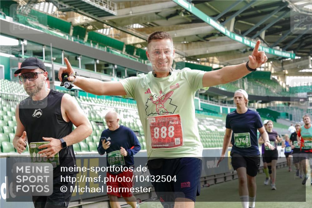 13.09.2026 - 21. swb-Marathon Bremen Michael Burmester http://msf.ph/oto/10432504 13.09.2026 13:29:45 Laufen im Stadion 171, 220, 297, 405, 422, 476, 685, 729, 754, 767, 986, 1079, 1217, 1242, 1270, 1298, 1325, 1384, 1615, 1633, 1634, 1741, 1777, 1810, 1811, 1886, 1983, 2238, 2242, 2249, 2263, 2326, 2365, 2436, 2449, 2472, 2546, 2574, 2593, 2615, 2738, 2740, 2743, 2830, 2862, 2868, 2869, 2871, 2924, 2991, 3020, 3053, 3061, 3129, 3154, 3227, 3238, 3274, 3286, 3321, 3361, 3563, 3594, 3595, 3605, 3678, 3694, 3755, 3758, 3798, 3826, 3853, 3898, 3929, 3953, 3965, 3971, 3987, 4011, 4056, 4108 meine-sportfotos.de