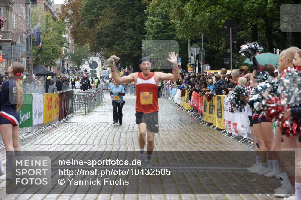 13.09.2026 - Kiel Lauf Yannick Fuchs http://msf.ph/oto/10432505 13.09.2026 11:22:40 Ziel 7737, 1305, 5917 meine-sportfotos.de