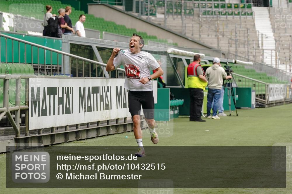 13.09.2026 - 21. swb-Marathon Bremen Michael Burmester http://msf.ph/oto/10432515 13.09.2026 12:30:06 Laufen im Stadion 314, 520, 547, 719, 858, 934, 959, 1168, 1214, 1453, 5212, 6485, 103, 206, 238, 322, 447, 841, 875, 968, 1187, 1840, 2032, 2044, 2143 meine-sportfotos.de