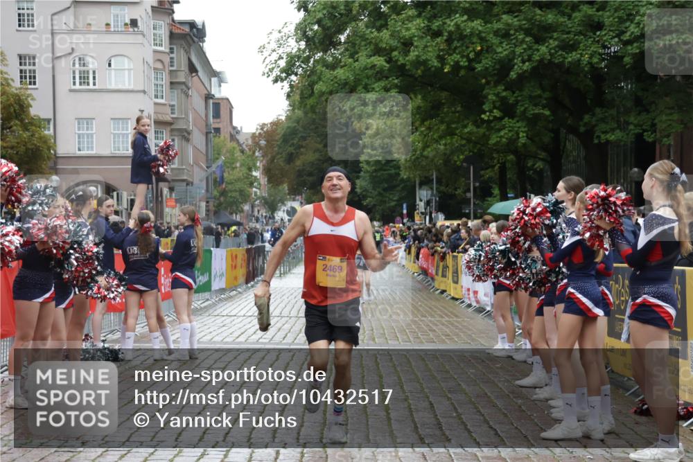 13.09.2026 - Kiel Lauf Yannick Fuchs http://msf.ph/oto/10432517 13.09.2026 11:22:44 Ziel 1305, 5917, 7737 meine-sportfotos.de