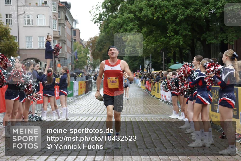 13.09.2026 - Kiel Lauf Yannick Fuchs http://msf.ph/oto/10432523 13.09.2026 11:22:45 Ziel 1305, 5917, 7737 meine-sportfotos.de
