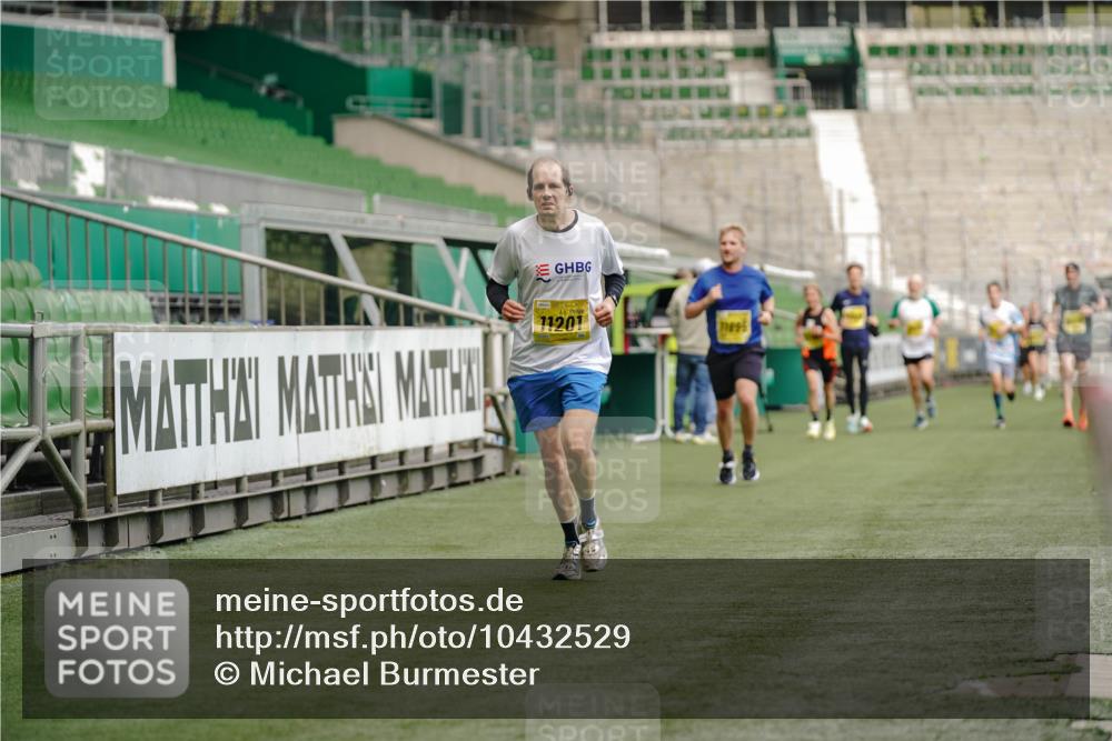 13.09.2026 - 21. swb-Marathon Bremen Michael Burmester http://msf.ph/oto/10432529 13.09.2026 10:23:50 Laufen im Stadion 10235, 10341, 10441, 10520, 10575, 10592, 10618, 10782, 10972, 11042, 11127, 11143, 11198, 11201, 11227, 11373, 11426, 11628, 11632, 11713, 11721, 11779, 11826, 11895, 11903, 12003, 12053, 12144, 12209, 12246, 12339, 12370, 12395, 12404, 12442, 12468, 12469, 12477, 12525, 13513, 13519, 13520, 13553, 13556, 13563, 13566, 13580, 13584, 13585, 13586, 13616, 13641, 13642, 10366, 10475, 13530, 13541 meine-sportfotos.de