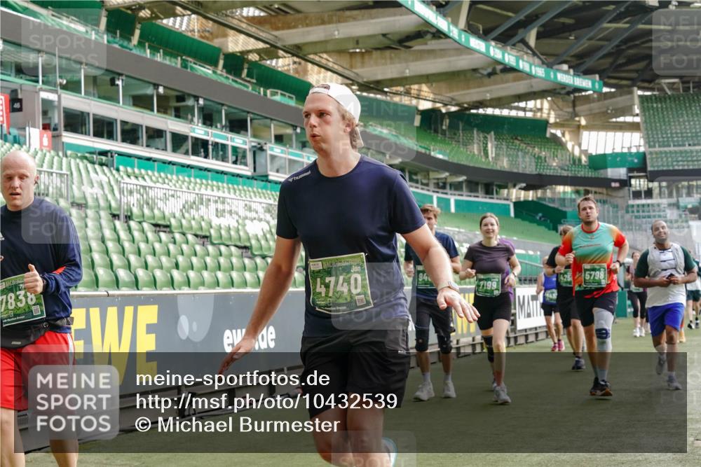 13.09.2026 - 21. swb-Marathon Bremen Michael Burmester http://msf.ph/oto/10432539 13.09.2026 13:29:46 Laufen im Stadion 171, 220, 297, 405, 422, 476, 685, 729, 754, 767, 986, 1079, 1217, 1242, 1270, 1298, 1325, 1384, 1615, 1633, 1634, 1741, 1777, 1810, 1811, 1886, 1983, 2238, 2242, 2249, 2263, 2326, 2365, 2436, 2449, 2472, 2546, 2574, 2593, 2615, 2738, 2740, 2743, 2830, 2862, 2868, 2869, 2871, 2924, 2991, 3020, 3053, 3061, 3129, 3154, 3227, 3238, 3274, 3286, 3321, 3361, 3563, 3594, 3595, 3605, 3678, 3694, 3755, 3758, 3798, 3853, 3876, 3898, 3929, 3953, 3965, 3971, 3987, 4011, 4056, 4108 meine-sportfotos.de