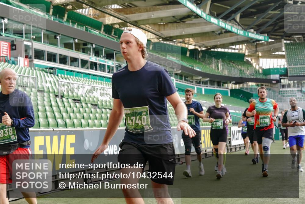 13.09.2026 - 21. swb-Marathon Bremen Michael Burmester http://msf.ph/oto/10432544 13.09.2026 13:29:46 Laufen im Stadion 171, 220, 297, 405, 422, 476, 685, 729, 754, 767, 986, 1079, 1217, 1242, 1270, 1298, 1325, 1384, 1615, 1633, 1634, 1741, 1777, 1810, 1811, 1886, 1983, 2238, 2242, 2249, 2263, 2326, 2365, 2436, 2449, 2472, 2546, 2574, 2593, 2615, 2738, 2740, 2743, 2830, 2862, 2868, 2869, 2871, 2924, 2991, 3020, 3053, 3061, 3129, 3154, 3227, 3238, 3274, 3286, 3321, 3361, 3563, 3594, 3595, 3605, 3678, 3694, 3755, 3758, 3798, 3853, 3876, 3898, 3929, 3953, 3965, 3971, 3987, 4011, 4056, 4108 meine-sportfotos.de