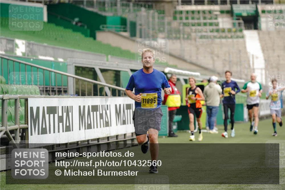 13.09.2026 - 21. swb-Marathon Bremen Michael Burmester http://msf.ph/oto/10432560 13.09.2026 10:23:53 Laufen im Stadion 10235, 10328, 10341, 10441, 10520, 10575, 10592, 10618, 10782, 10972, 11042, 11127, 11143, 11198, 11201, 11227, 11373, 11426, 11628, 11630, 11632, 11713, 11721, 11779, 11826, 11895, 11903, 12053, 12144, 12209, 12246, 12339, 12370, 12395, 12404, 12442, 12468, 12469, 12477, 12525, 13513, 13519, 13520, 13556, 13563, 13566, 13580, 13584, 13585, 13586, 13616, 13641, 13642, 10366, 13530, 13541 meine-sportfotos.de