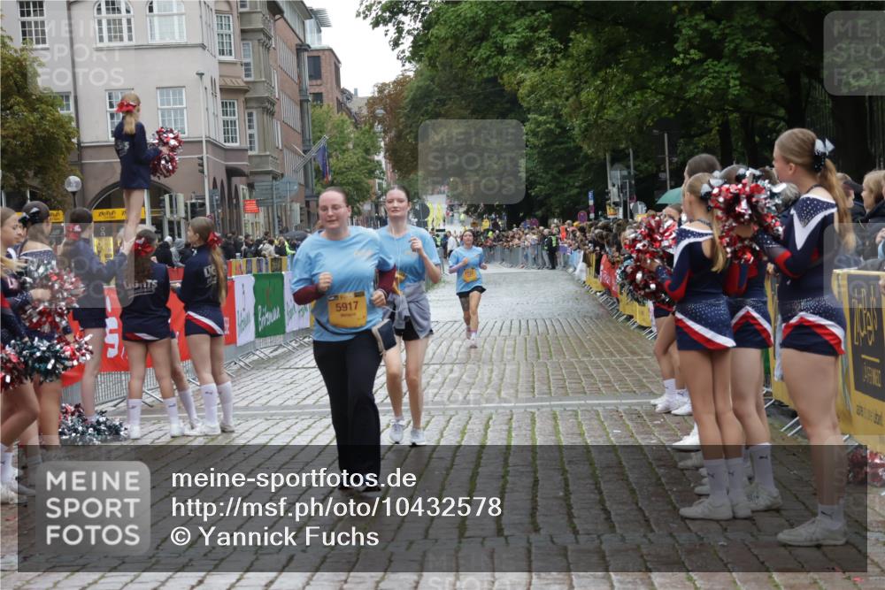 13.09.2026 - Kiel Lauf Yannick Fuchs http://msf.ph/oto/10432578 13.09.2026 11:22:54 Ziel 1305, 5917, 7737 meine-sportfotos.de
