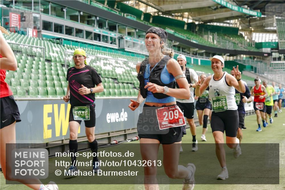 13.09.2026 - 21. swb-Marathon Bremen Michael Burmester http://msf.ph/oto/10432613 13.09.2026 13:04:43 Laufen im Stadion 178, 209, 210, 244, 323, 488, 534, 536, 565, 596, 647, 725, 881, 940, 1073, 1239, 1243, 1307, 1308, 1343, 1373, 1456, 1458, 1479, 1627, 1649, 1653, 1656, 1687, 1771, 1780, 1914, 1932, 1941, 2023, 2089, 2126, 2223, 2241, 2301, 2369, 2430, 2434, 2452, 2602, 2625, 2723, 2742, 2764, 2851, 2867, 2872, 2891, 2910, 2919, 2934, 2957, 2959, 2977, 2985, 3028, 3030, 3217, 3278, 3320, 3343, 3402, 3419, 3425, 3444, 3454, 3485, 3510, 3521, 3579, 3597, 3618, 3796, 3846, 3859, 3909, 242 meine-sportfotos.de