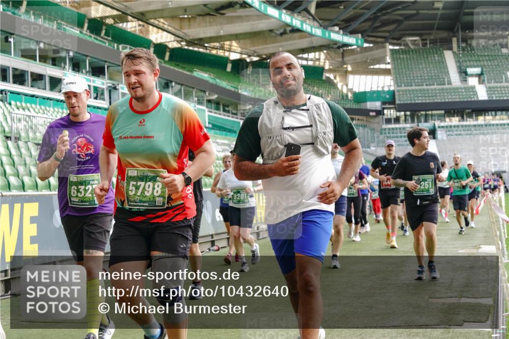 13.09.2026 - 21. swb-Marathon Bremen Michael Burmester http://msf.ph/oto/10432640 13.09.2026 13:29:49 Laufen im Stadion 171, 220, 297, 405, 422, 476, 685, 729, 754, 767, 986, 1079, 1217, 1242, 1270, 1298, 1325, 1384, 1615, 1633, 1634, 1741, 1777, 1810, 1811, 1886, 1983, 2238, 2242, 2249, 2263, 2326, 2365, 2436, 2449, 2472, 2546, 2574, 2593, 2615, 2738, 2740, 2743, 2830, 2862, 2868, 2869, 2871, 2924, 2991, 2994, 3020, 3053, 3061, 3129, 3154, 3227, 3238, 3274, 3286, 3321, 3361, 3563, 3594, 3595, 3605, 3678, 3694, 3755, 3758, 3798, 3853, 3876, 3898, 3929, 3953, 3965, 3971, 3987, 4011, 4056, 4108 meine-sportfotos.de