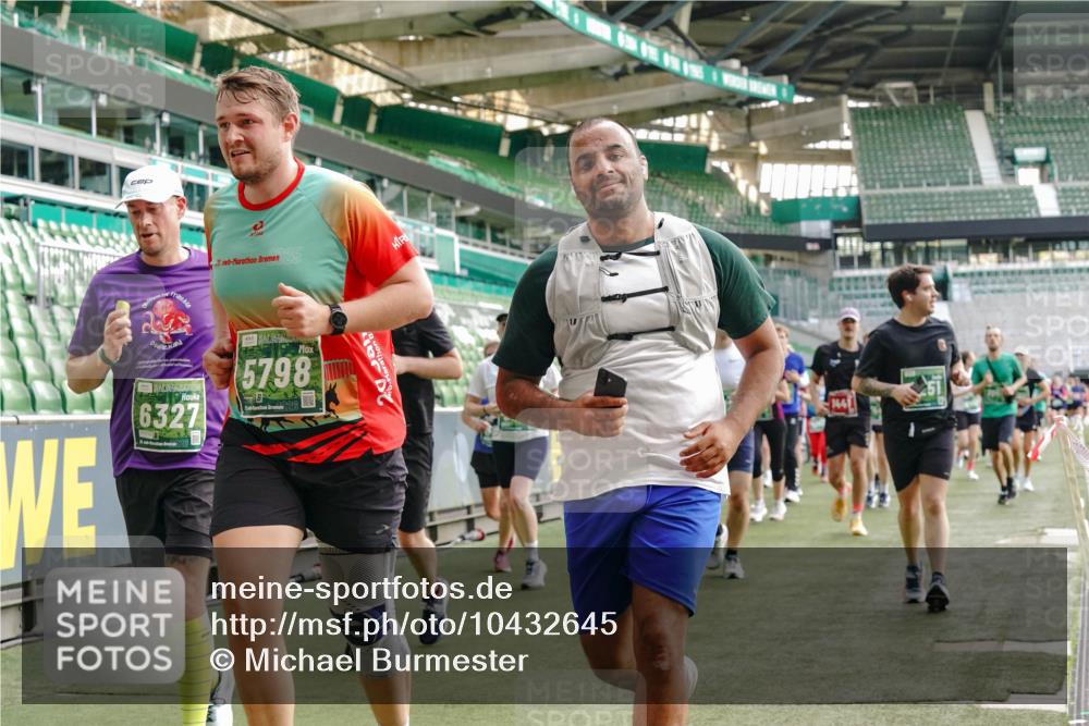 13.09.2026 - 21. swb-Marathon Bremen Michael Burmester http://msf.ph/oto/10432645 13.09.2026 13:29:49 Laufen im Stadion 171, 220, 297, 405, 422, 476, 685, 729, 754, 767, 986, 1079, 1217, 1242, 1270, 1298, 1325, 1384, 1615, 1633, 1634, 1741, 1777, 1810, 1811, 1886, 1983, 2238, 2242, 2249, 2263, 2326, 2365, 2436, 2449, 2472, 2546, 2574, 2593, 2615, 2738, 2740, 2743, 2830, 2862, 2868, 2869, 2871, 2924, 2991, 2994, 3020, 3053, 3061, 3129, 3154, 3227, 3238, 3274, 3286, 3321, 3361, 3563, 3594, 3595, 3605, 3678, 3694, 3755, 3758, 3798, 3853, 3876, 3898, 3929, 3953, 3965, 3971, 3987, 4011, 4056, 4108 meine-sportfotos.de