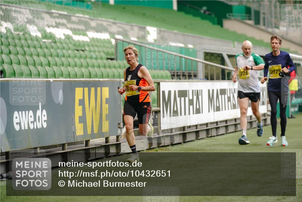 13.09.2026 - 21. swb-Marathon Bremen Michael Burmester http://msf.ph/oto/10432651 13.09.2026 10:23:59 Laufen im Stadion 10235, 10328, 10337, 10341, 10441, 10520, 10575, 10592, 10618, 10632, 10782, 10972, 11042, 11127, 11143, 11198, 11201, 11227, 11373, 11426, 11442, 11527, 11628, 11630, 11632, 11713, 11721, 11779, 11826, 11895, 11903, 12053, 12144, 12209, 12246, 12281, 12339, 12370, 12395, 12404, 12406, 12442, 12468, 12469, 12477, 12525, 13513, 13519, 13520, 13556, 13563, 13566, 13580, 13584, 13585, 13586, 13616, 13641, 13642, 10366, 13530 meine-sportfotos.de