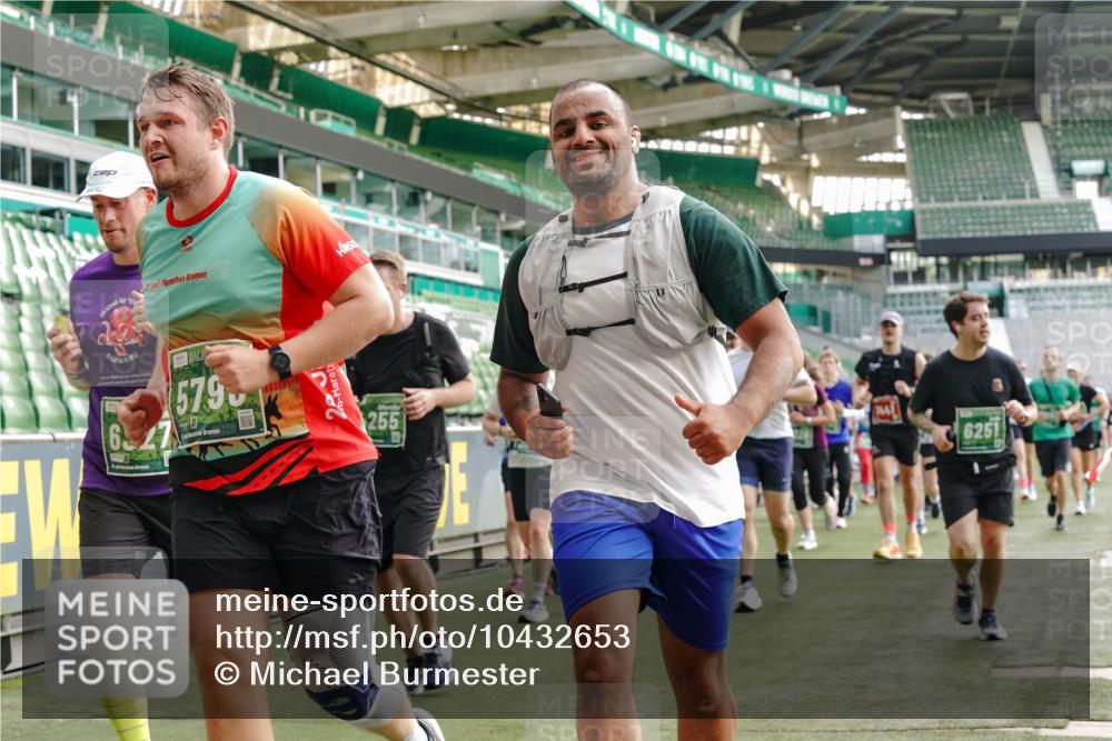 13.09.2026 - 21. swb-Marathon Bremen Michael Burmester http://msf.ph/oto/10432653 13.09.2026 13:29:50 Laufen im Stadion 171, 220, 297, 405, 422, 476, 685, 729, 754, 767, 986, 1079, 1217, 1242, 1270, 1298, 1325, 1384, 1615, 1633, 1634, 1741, 1777, 1810, 1811, 1886, 1983, 2238, 2242, 2249, 2263, 2326, 2365, 2436, 2449, 2472, 2546, 2593, 2615, 2738, 2740, 2743, 2830, 2862, 2868, 2869, 2871, 2924, 2991, 2994, 3020, 3053, 3061, 3129, 3154, 3227, 3238, 3274, 3286, 3321, 3361, 3563, 3594, 3595, 3605, 3678, 3694, 3755, 3758, 3798, 3853, 3876, 3898, 3929, 3953, 3965, 3971, 3987, 4011, 4056, 4108 meine-sportfotos.de