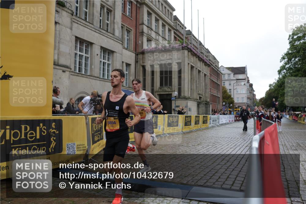 13.09.2026 - Kiel Lauf Yannick Fuchs http://msf.ph/oto/10432679 13.09.2026 11:23:38 Ziel 11523 meine-sportfotos.de