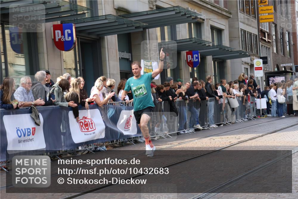 13.09.2026 - 21. swb-Marathon Bremen Strokosch-Dieckow http://msf.ph/oto/10432683 13.09.2026 13:12:15 Ziel 899, 1517, 2362, 2480, 3054, 3988, 4560, 4879, 5416, 6796, 7328, 8981, 9775, 9803, 13106, 493, 863, 2444, 2447, 2820, 3336, 3362, 3703, 3830, 4283, 4698, 5893, 5940, 6107, 6739, 7521, 7621, 13013 meine-sportfotos.de